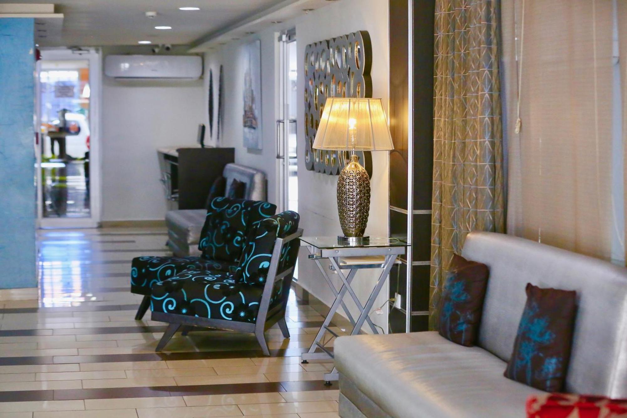 Metro 3* Panama (ville)